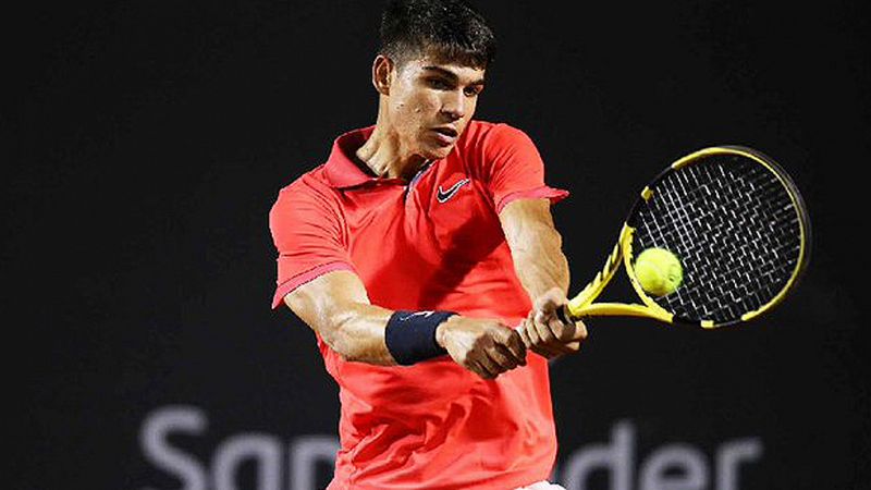 Carlos Alcaraz, de 16 años, sorprende a Ramos y logra su primera victoria ATP