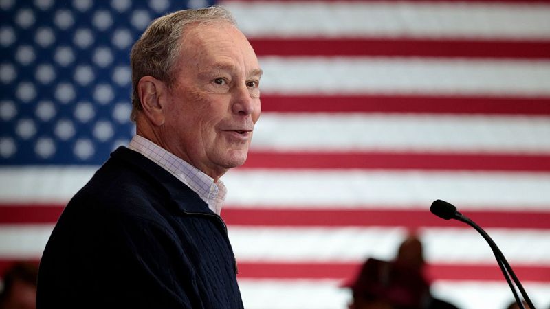 El multimillonario Bloomberg irrumpe en las primarias demócratas al clasificarse para un debate presidencial