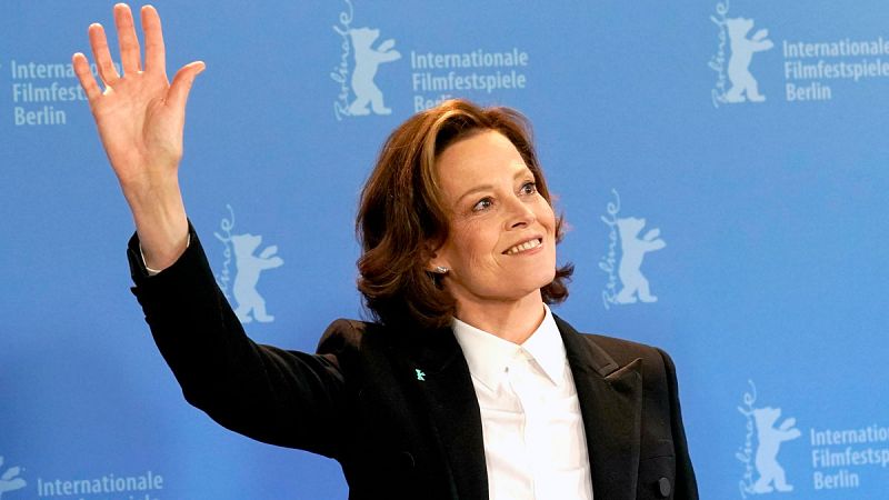 Sigourney Weaver abre la alfombra roja de la Berlinale con un Salinger dulzón