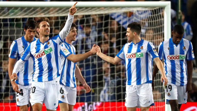 La Real hurga en la herida del Valencia para alcanzar la Champions