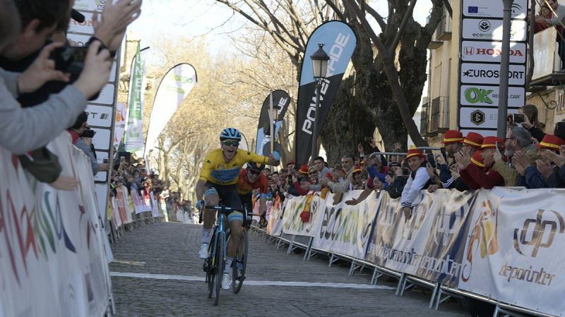 Fuglsang da un golpe encima de la mesa en la etapa reina para revalidar la Vuelta a Andalucía