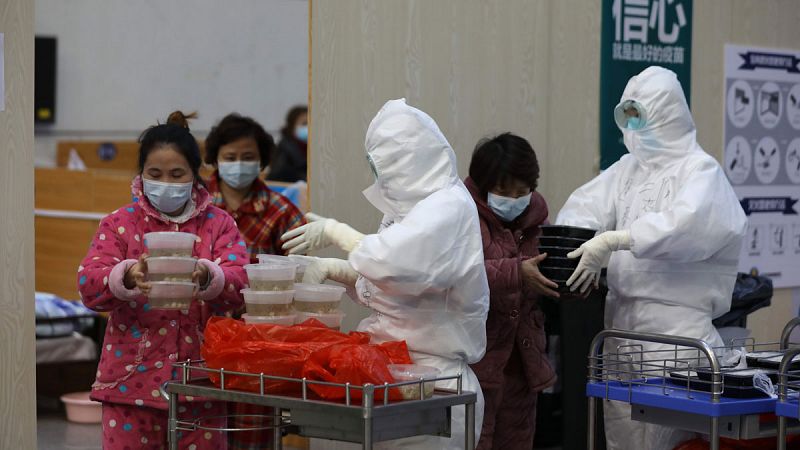 Aumenta a 2.442 la cifra de muertos y ya hay cerca de 77.000 infectados por el coronavirus en China