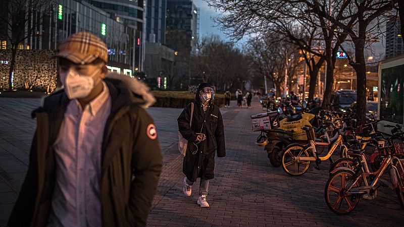 China mantiene su "guerra" contra el coronavirus y confía en tener controlado el brote a finales de abril