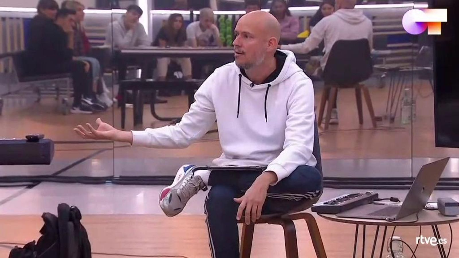Guille Milkyway, el profesor de Cultura Musical de OT 2017 y líder del grupo La casa azul, les ha dado una clase magistral de composición a los concursantes de OT 2020