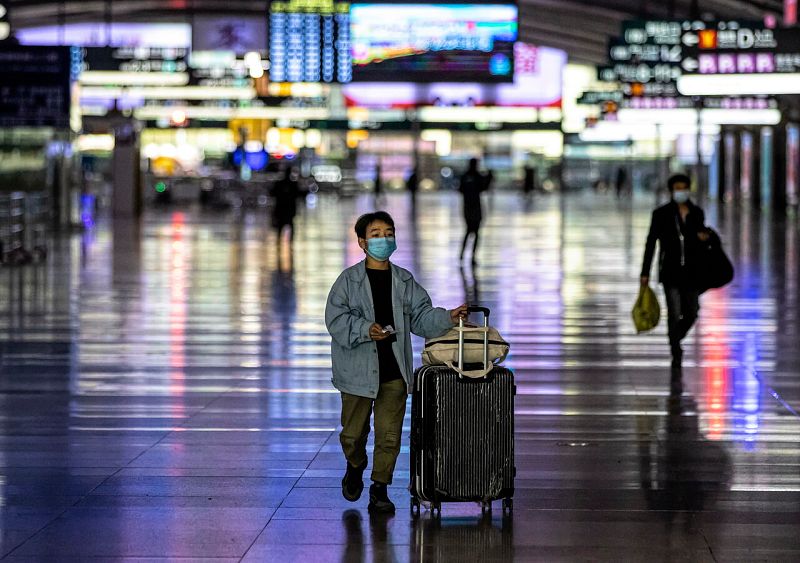 Los muertos con coronavirus en China son ya más de 3.000 y aumentan los casos "importados"