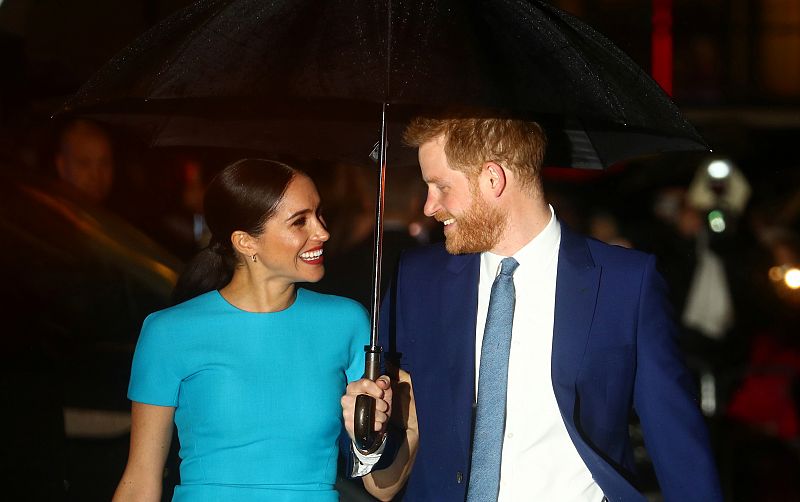 Meghan Markle triunfa en su regreso con un vestido de Victoria Beckham de 1.120 euros