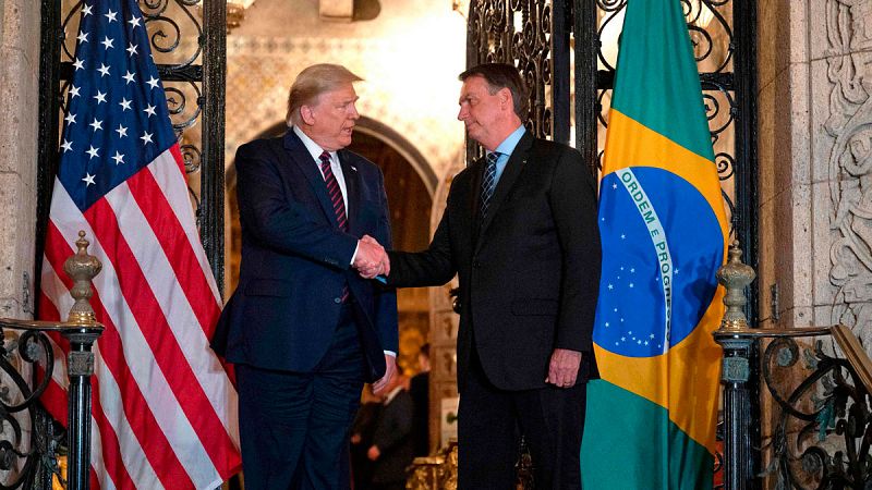 Trump y Bolsonaro reafirman "la alianza estratégica" entre Brasil y EE.UU. y renuevan su apoyo a Guaidó