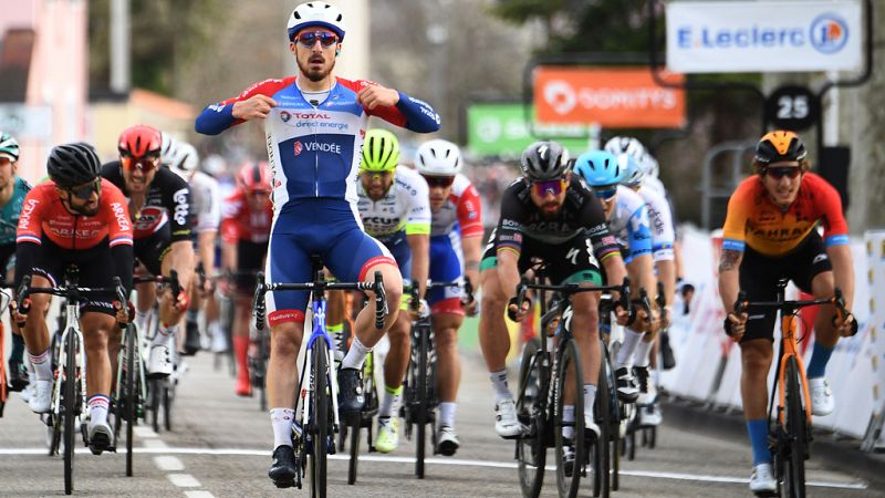 Niccola Bonifazio se impone a Iván García Cortina en el sprint