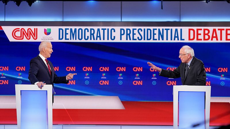 Biden y Sanders se enfrentan cara a cara en un debate protagonizado por el coronavirus