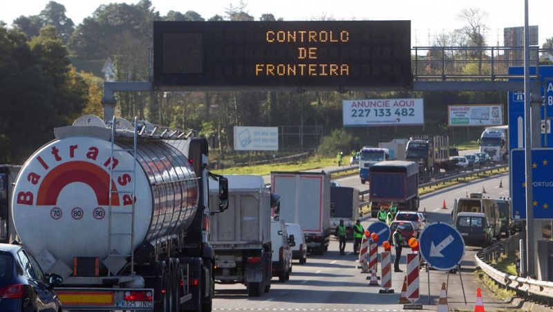 Los controles terrestres se restablecen en las fronteras españolas para frenar el coronavirus
