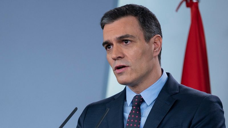 Sánchez advierte de que "llegarán días muy duros" y pide prepararse psicológicamente en la próxima semana