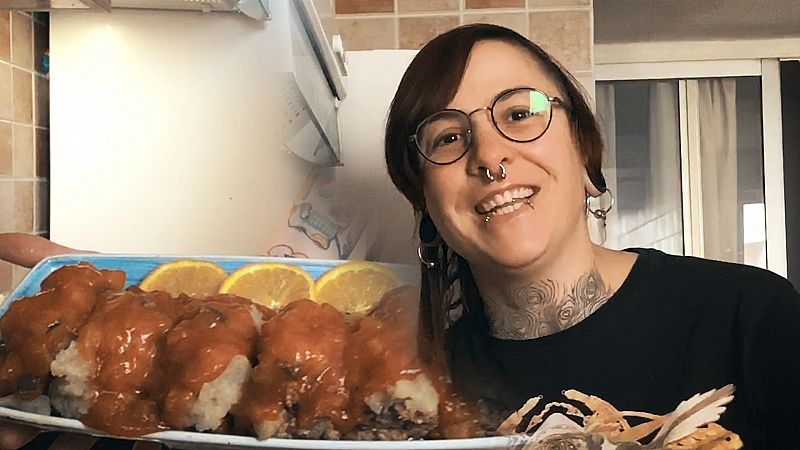 Cocina de cuarentena: aprende a cocinar unos pimientos rellenos con Andrea, la cocinera más punki