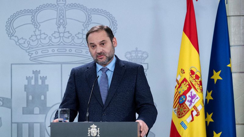 El Gobierno cierra la T2 de El Prat y anuncia que AENA no despedirá a nadie