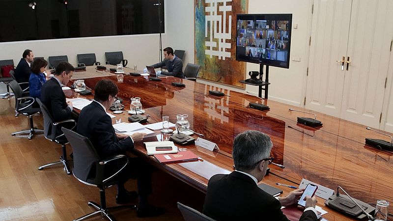 Los presidentes autonómicos piden a Sánchez un "calendario aproximado" de entrega de material sanitario a las comunidades