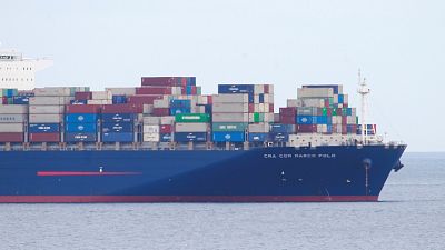 El Puerto de Algeciras paraliza su actividad por falta de trabajadores - Las mañanas de RNE | Escuchar