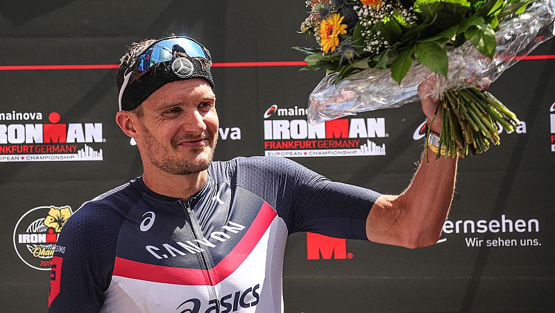 El alemán Jan Frodeno planea correr un ironman en casa contra el coronavirus