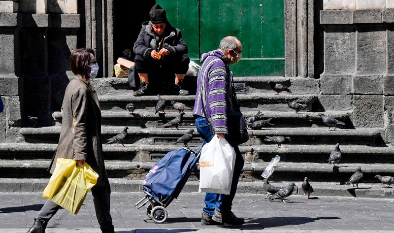 Lombardía supera la barrera de los 10.000 muertos con coronavirus, casi la mitad de los decesos en Italia