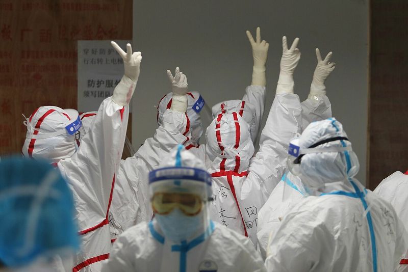 China asegura contar con menos de 150 pacientes en estado grave por el coronavirus, la cifra más baja desde enero