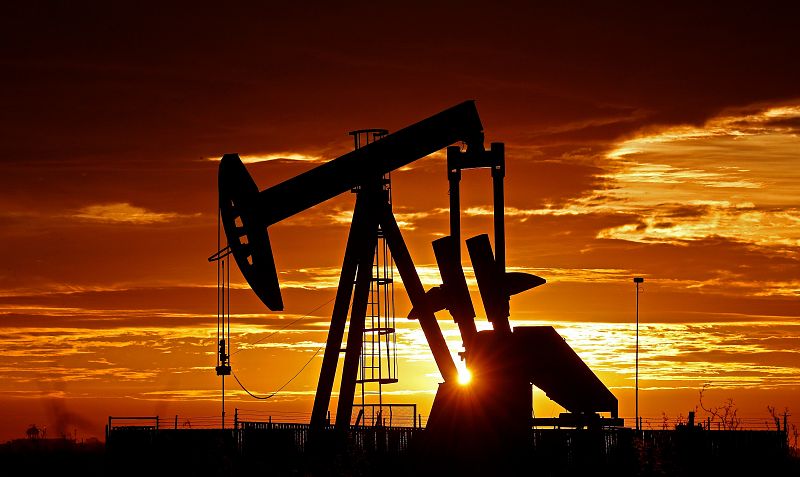 La OPEP+ acuerda un recorte de petróleo de 9,7 millones de barriles diarios para estabilizar los precios