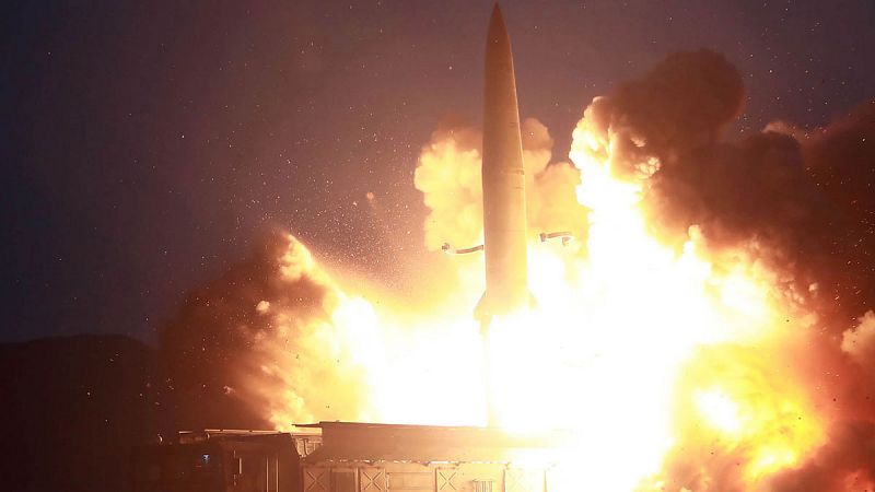 Corea del Norte lanza varios misiles en su primer ensayo balístico del mes de abril