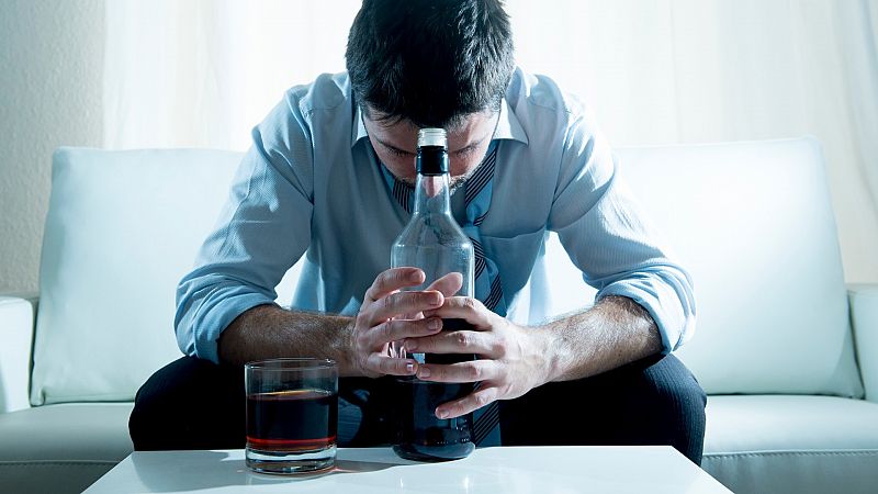 Luchar contra el alcoholismo desde el encierro: "La ansiedad te hace pensar más en la bebida"