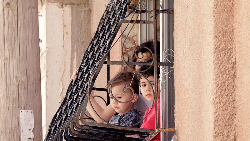 El Gobierno estudia que hasta tres niños puedan salir acompañados por un adulto que conviva con él