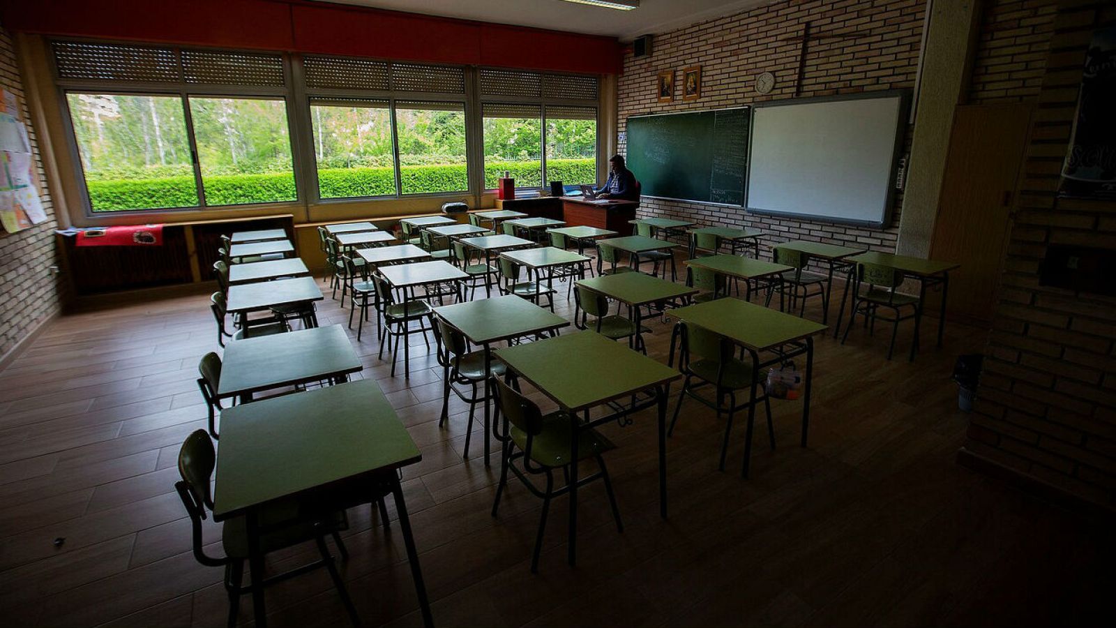 Castells anuncia nuevas medidas en los criterios de evaluación: "Se desconoce si se podrán hacer exámenes presenciales" - RTVE.es | Ver