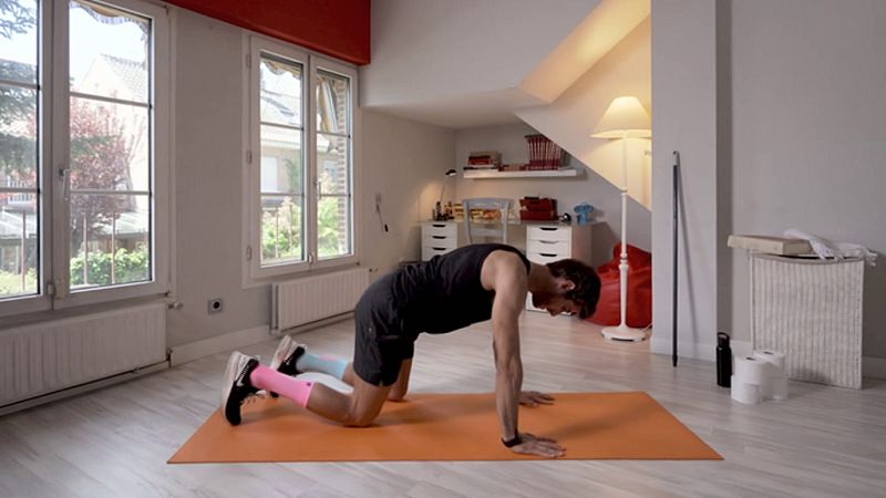 ¡Entrenamiento fullbody con cardio y fuerza de piernas y abdomen utilizando la técnica Tábata!