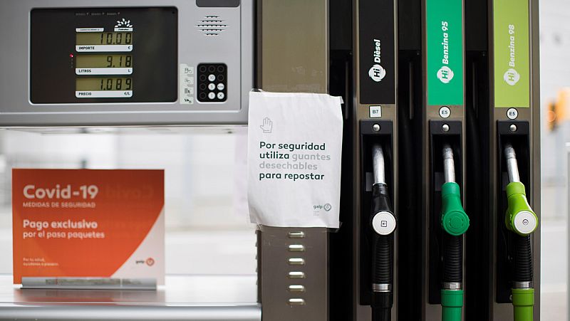 El consumo de gasolina y gasóleo cayó más de un 25 % en marzo hasta niveles de 1999