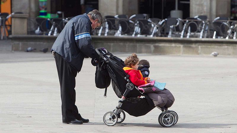 Sanidad pide mantener "bajo estricta observación" contactos entre abuelos y nietos