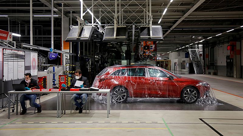La industria del automóvil arranca al ralentí tras el parón por el coronavirus