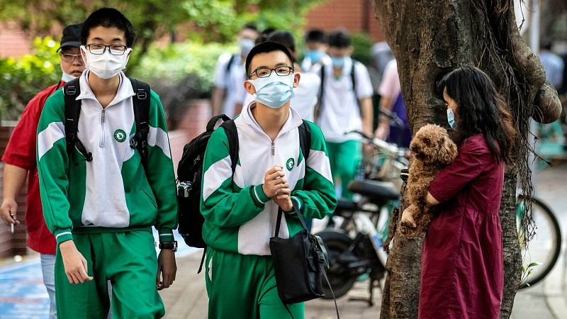 Continúa a la baja la cifra de casos "activos" de coronavirus en China