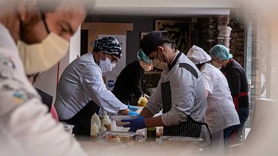 Visitas a familiares, ocio, bodas, velatorios: ¿cómo será la vida social durante la desescalada?