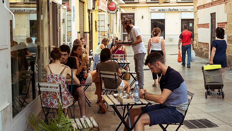 Así serán las terrazas en la Fase 1: máximo diez personas por grupo, desinfección de mesas y sin servilleteros