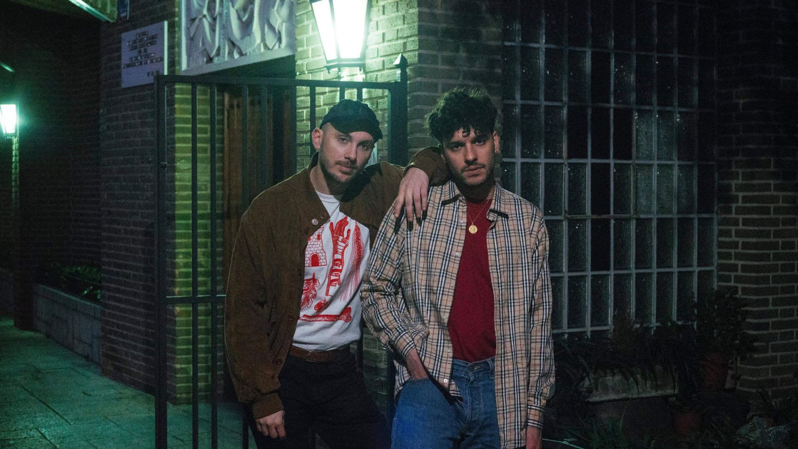 Hnos Munoz - Alguien en tu casa