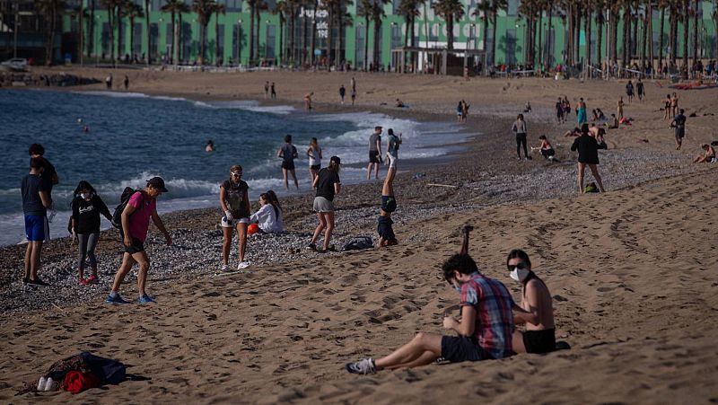 Un verano a dos metros de distancia: el calor no frenará al coronavirus