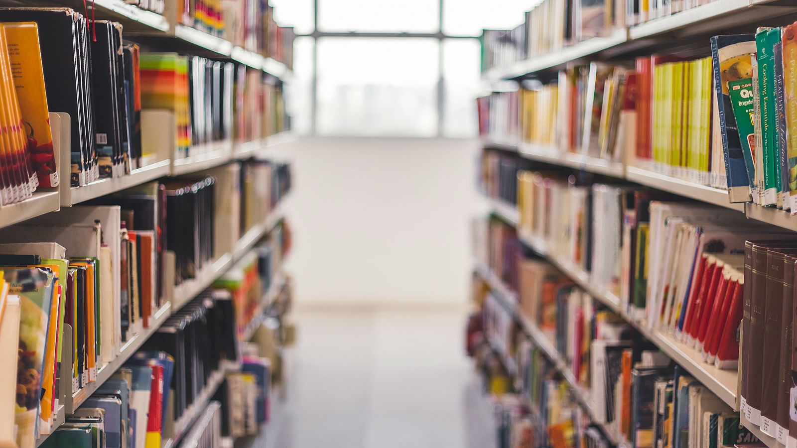 Las bibliotecas de Extremadura recuperan la actividad con la Fase 1 - Modo Digital | Ver