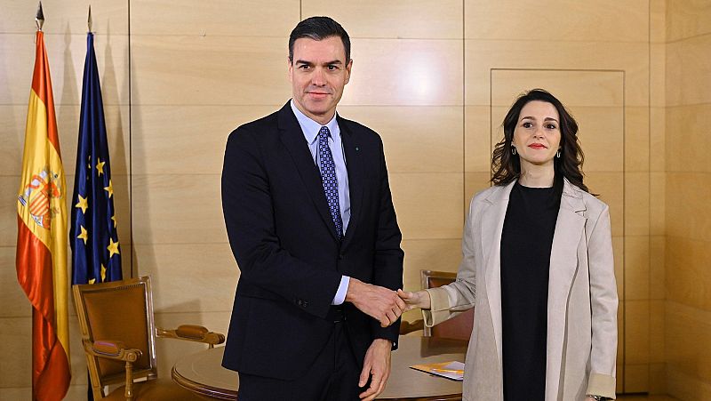 Sánchez y Arrimadas pactan seguir buscando acuerdos para salir de la crisis