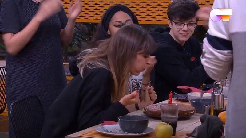 Maialen celebra su cumpleaños con el mejor de los regalos: la vuelta a la Academia