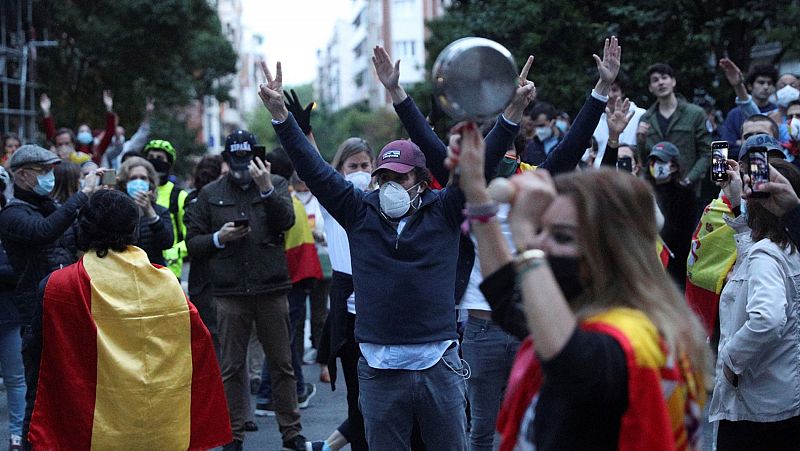 El Gobierno de Ayuso y la oposición se enfrentan por las manifestaciones en el madrileño barrio de Salamanca