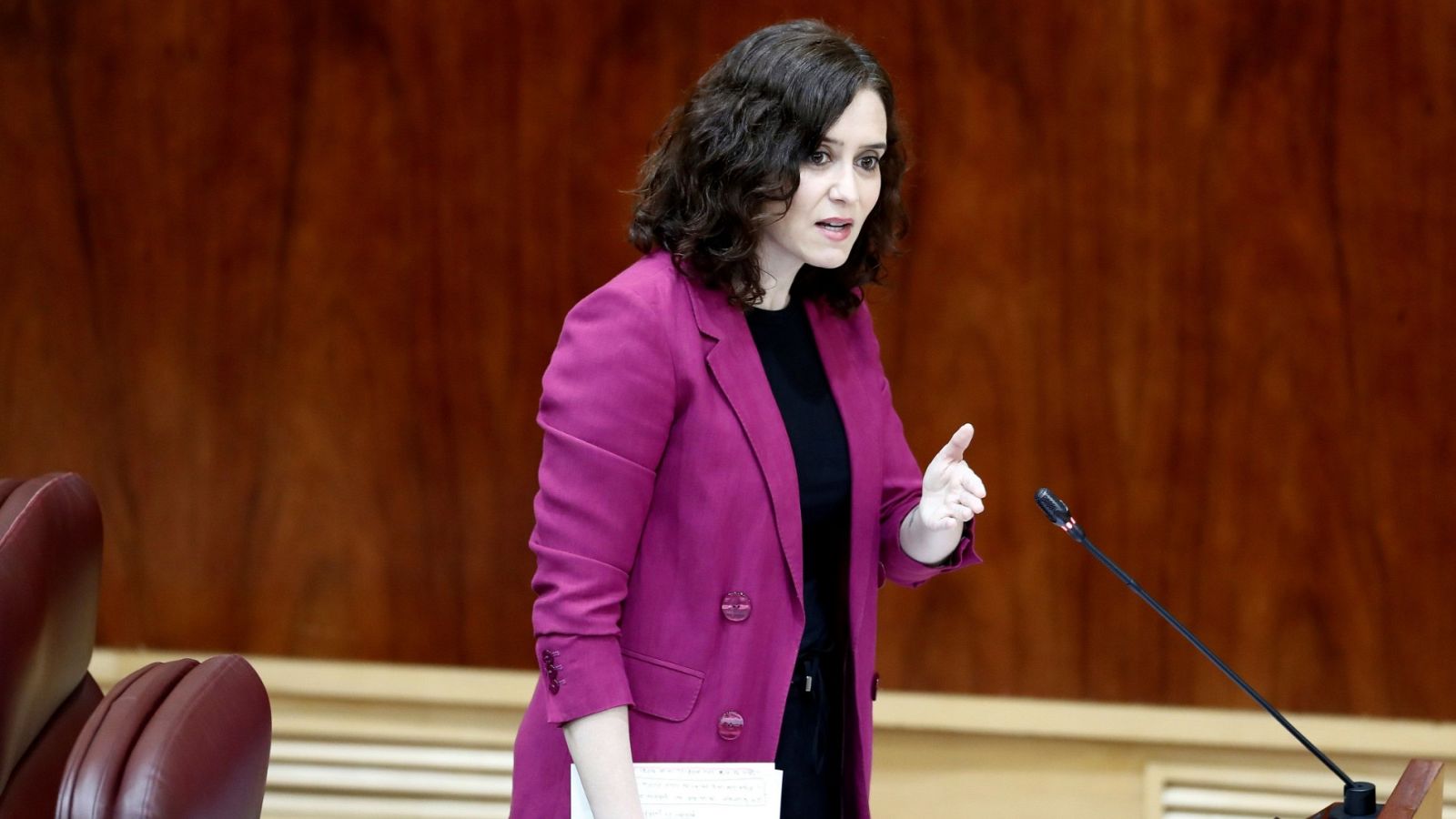 Ayuso abrirá una investigación por el contrato a Room Mate