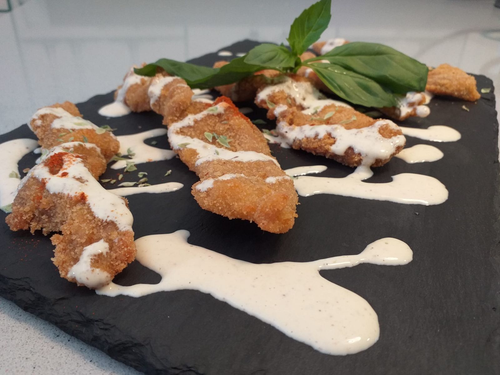 Receta de  fingers de cordero con salsa de yogur | Ver