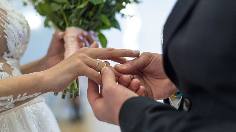 Los territorios en Fase 2 podrán celebrar bodas con hasta 100 invitados al aire libre
