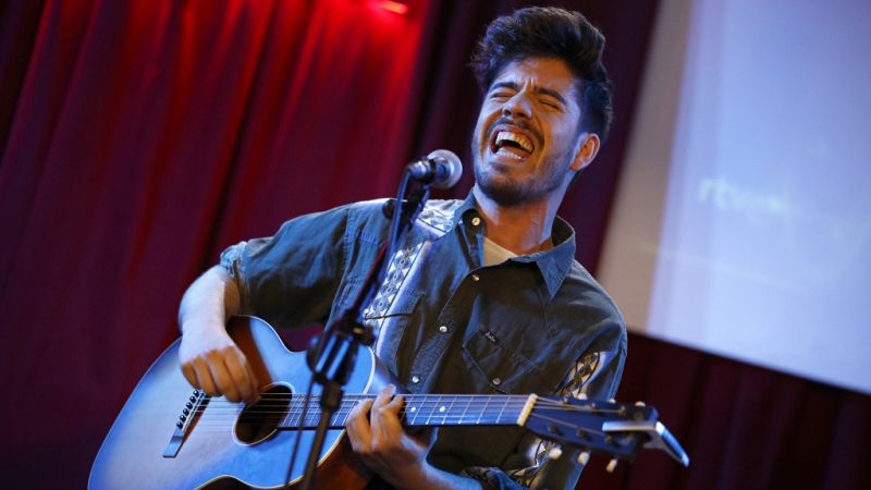 Roi Méndez anuncia su colaboración con Sinsinati en "Aviones de papel"