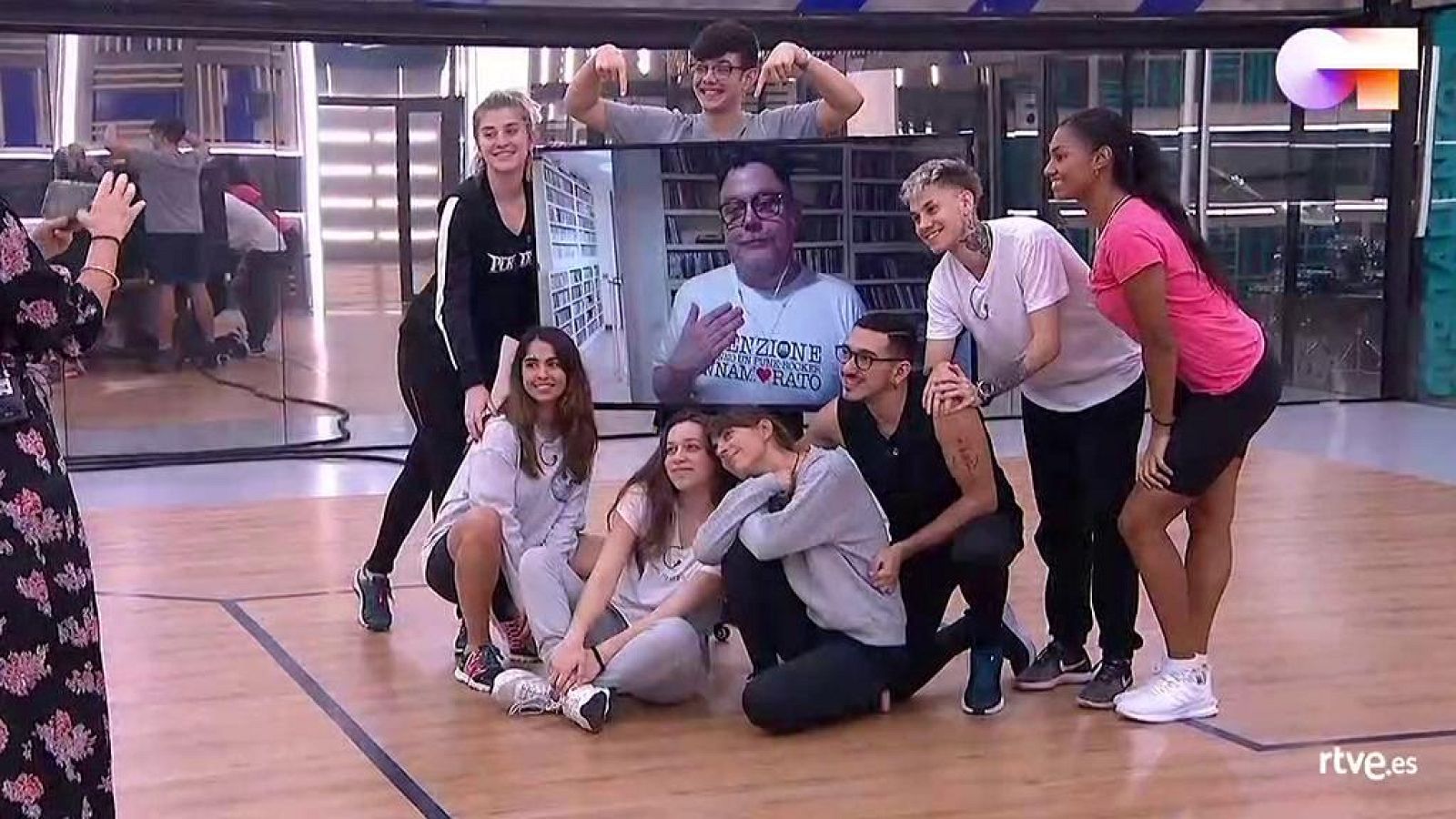 Miqui Puig imparte una clase virtual de composición en la Academia