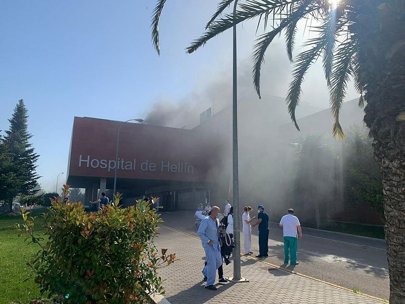 Desalojan a 150 personas del Hospital de Hellín, en Albacete, por un incendio en urgencias