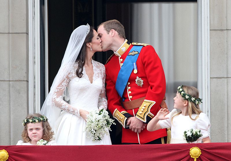 Beatriz no se casa, pero ellos sí: Todas las fotos de boda de la Familia Real Británica