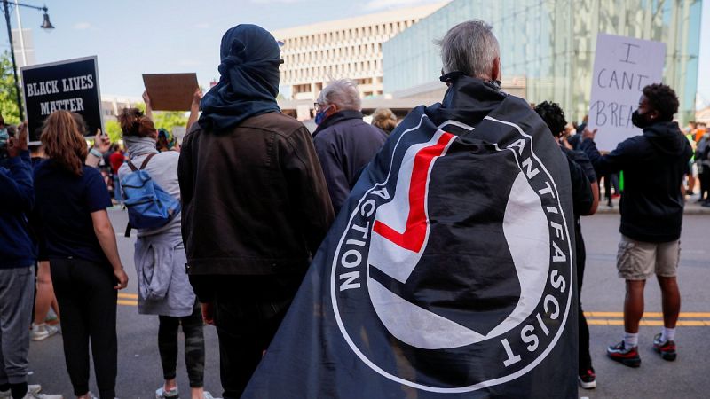 ¿Qué es la Antifa, el movimiento antifascista que Trump quiere designar "organización terrorista"?