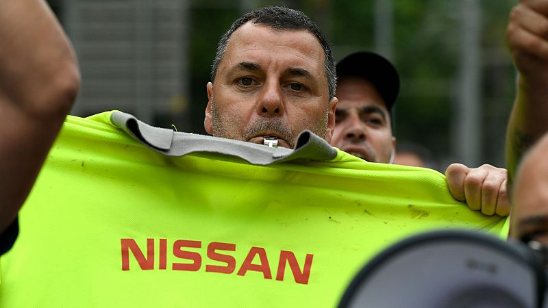 Centenares de trabajadores de Nissan vuelven a manifestarse contra el cierre en Barcelona