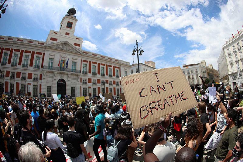 España suma su grito contra el racismo al de otras ciudades europeas tras la muerte de George Floyd